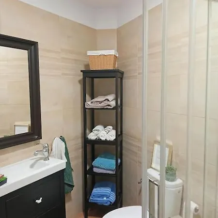 Casa de Férias Precioso Con Terraza En Piso Superior